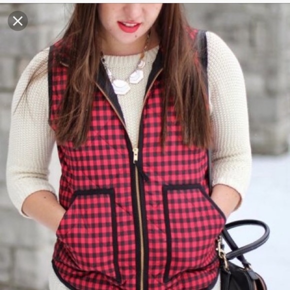 J. Crew red buffalo check quilted down vest sz XS - Picture 2 of 8